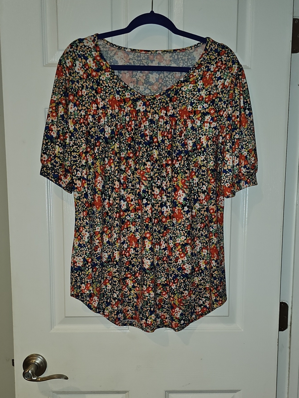Floral Short-Sleeve Women's Top - Navy & Red